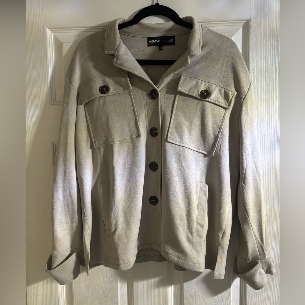 Kendall & Kylie Women's Beige Button Down Shacket